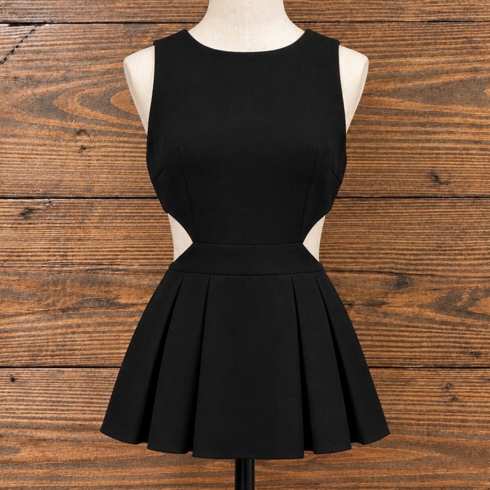 One Clothing Peplum Top Womens Small Black Cut Out Pleated Sleeveless Party Chic